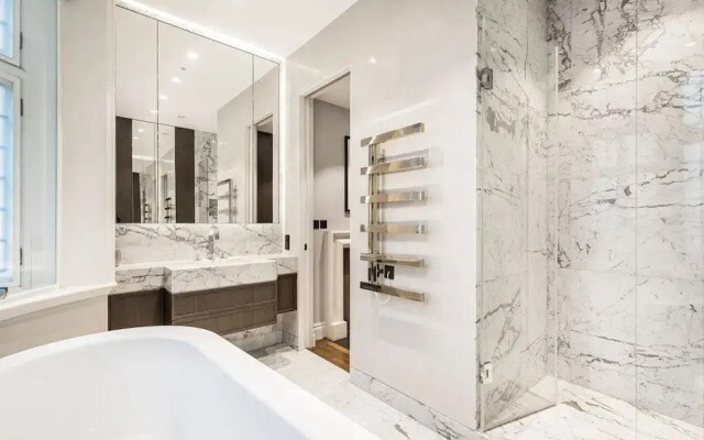 Mayfair Home Private Parking Central AC