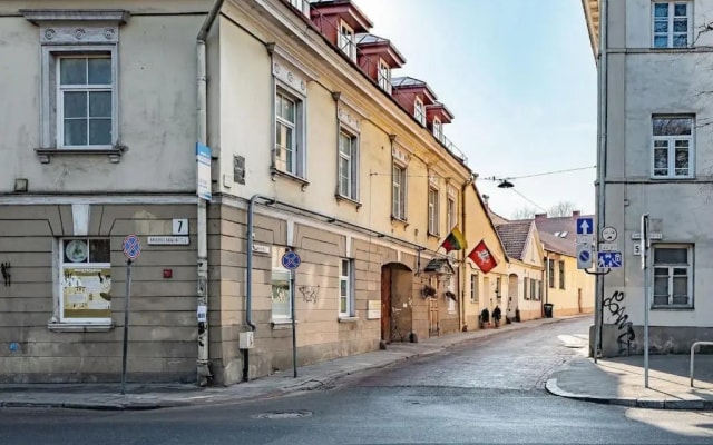 New! Old town apt next to St Annes