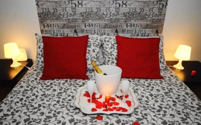 MYB Vatican Rooms
