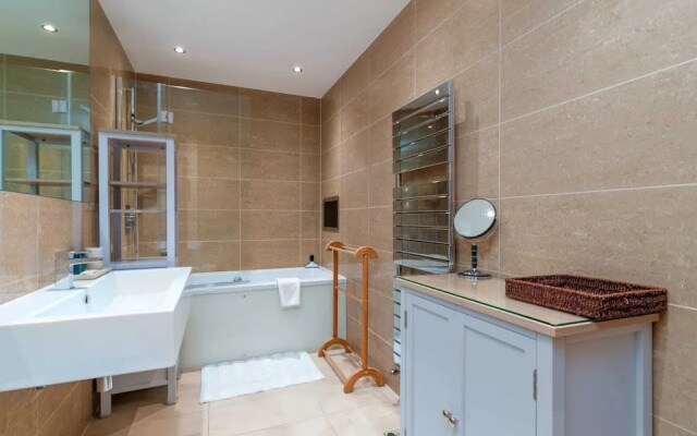 GuestReady - Spacious Apartment in Clapham Town