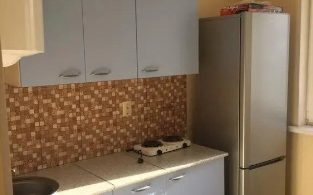 Apartmrnt On 64 Parkovaya Ulitsa