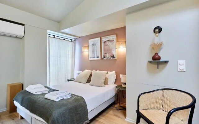 Charming Studio Center of Paris With AC