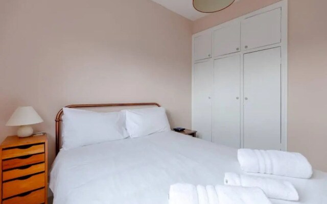 Quaint & Cosy 1 Bedroom Flat - Kensington Olympia!