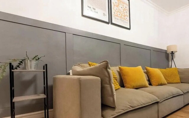 Modern Townhouse-free Parking-game Room-w-ifi