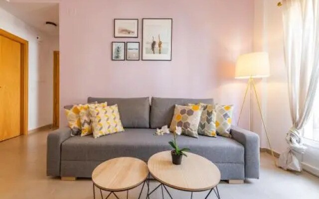 Bright Apartment Near The Historic Center