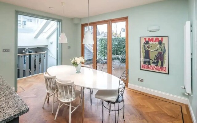 Stunning and Spacious 4 Bedroom 2 Bath in Fulham
