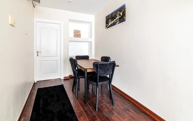 Comfy Flat With Balcony in Uskudar