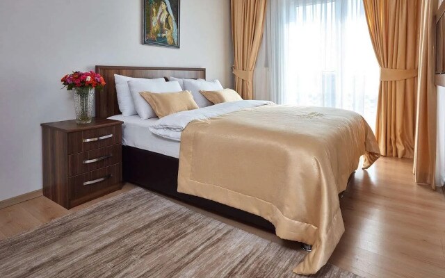Tarabya Suit