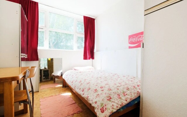 A Cosy two Bedroom Apartment, Sleeps 3