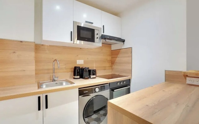 Charming Refuge Near the Sacre Coeur