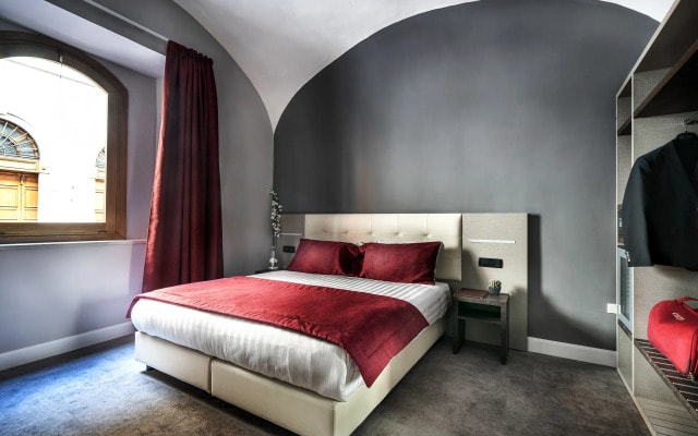 Отель Varese Roma