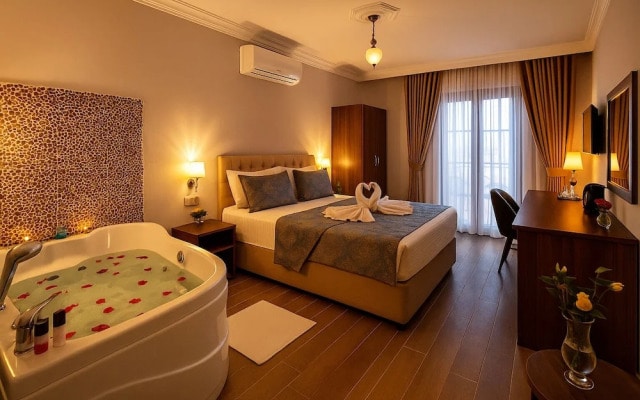 Defne Hotel