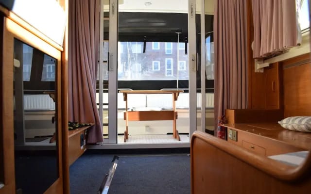1 Bedroom Princess Live-aboard Boat