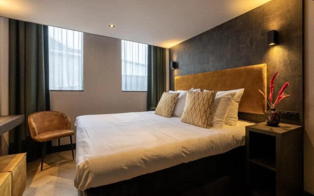 Monument Hotel