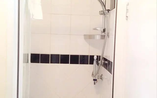 SHQ Apartments
