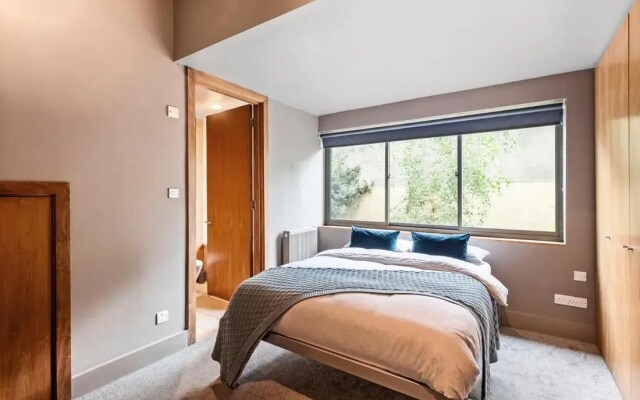 Modern 1 Bedroom Apartment 2 mins to Canal