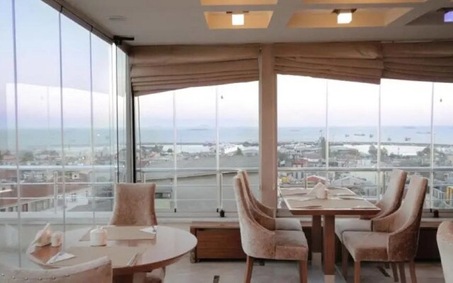 Royce Hotel