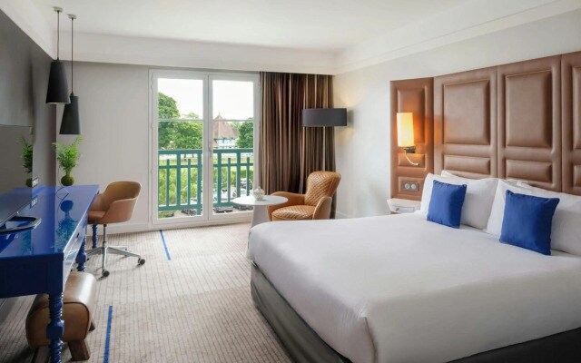 Renaissance Paris Hippodrome De St. Cloud Hotel