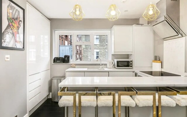Best Location in London 3-bed Chelsea Home