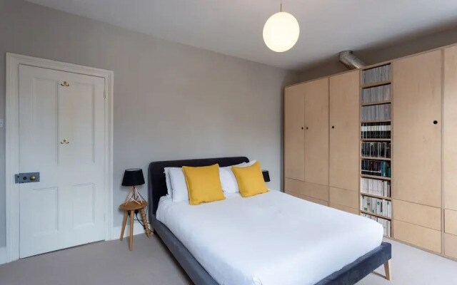 South London Architectural Retreat
