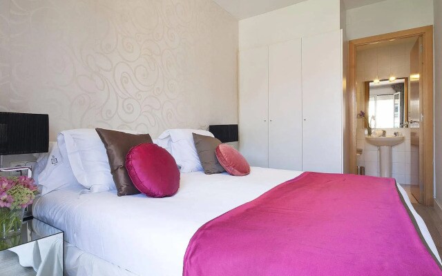 Grandom Suites