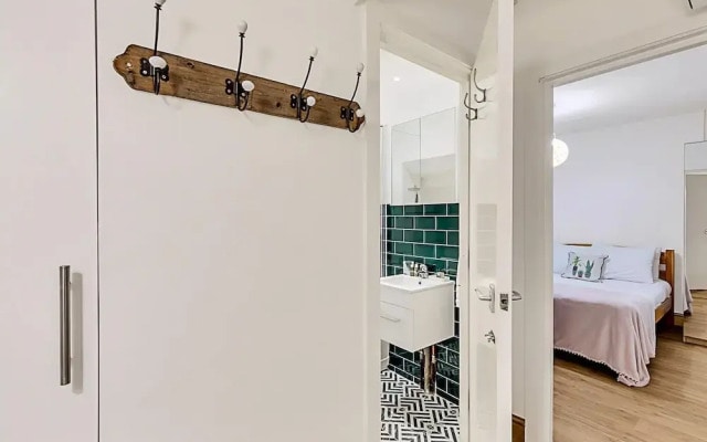 Modern Comfort Two Bedroom Gem on the Rye