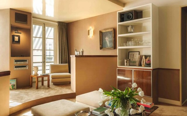 Les Suites Cinabre