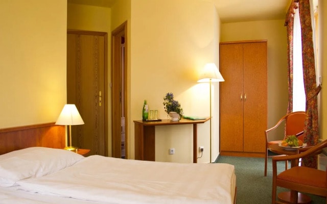 EA Hotel Na Jezeře
