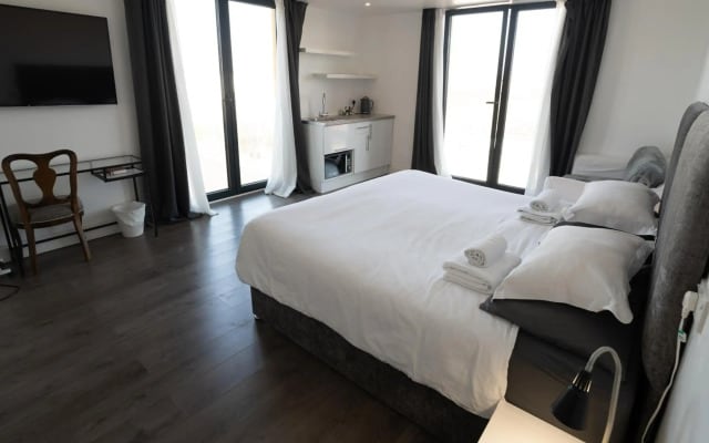 Abbey Point Hotel