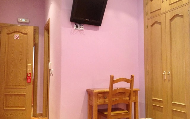 Hostal Las Fuentes - Adults Only