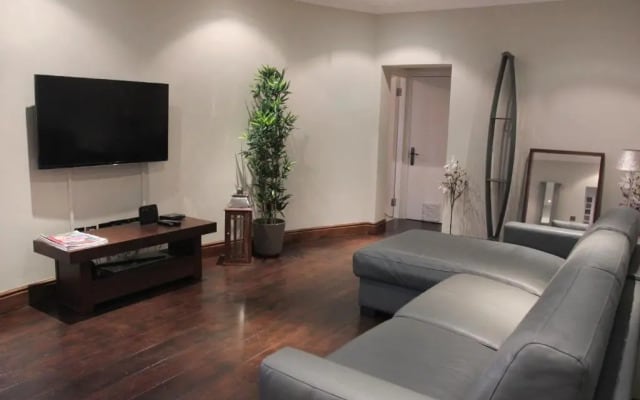 Paddington Patio Apartment