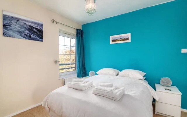 Cute 2BR Home Near Tower Bridge, 4 Guests