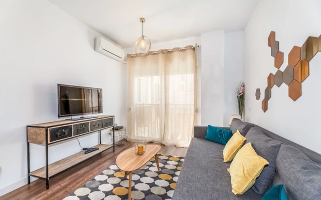 Trendy Central Apt With Small Parking And Terrace