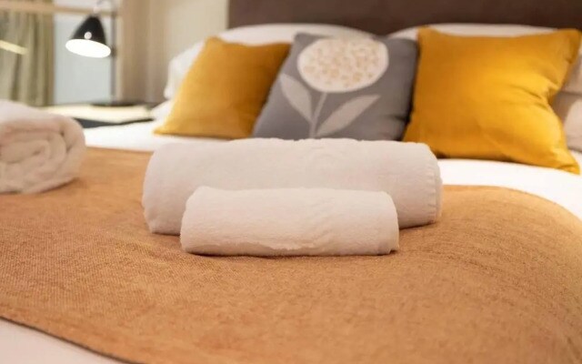 Fabulous Notting Hill Spacious Studio Apartment
