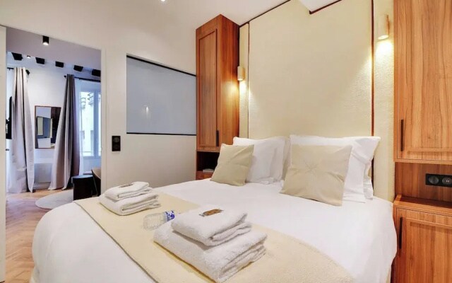 Elegant Comfort in the Heart of Paris-notre Dame