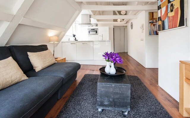 Rembrandtplein Apartment Suites