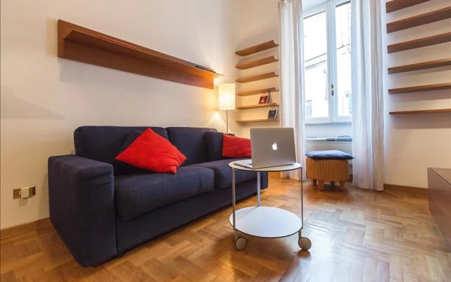 Bright and quiet Halldis apartment with small balcony