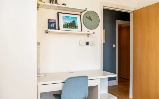 Bright & Spacious Battersea Flat