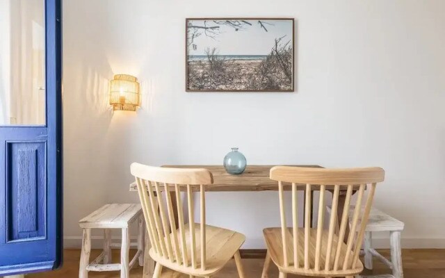 Perissa - 2 Bedrooms and Terrace in Trafalgar