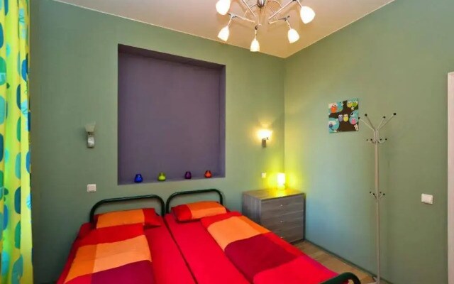 Hostel City 812