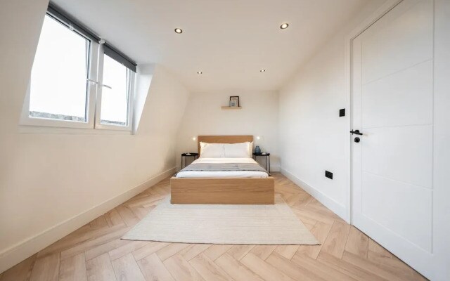The Battersea Place - Charming 4bdr Flat