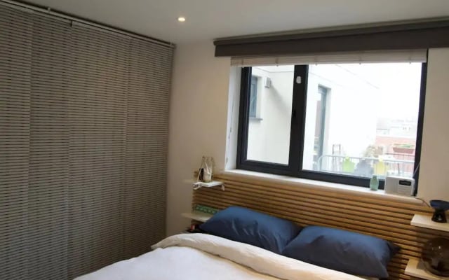 Light and Airy Dalston Living In Convenient Location