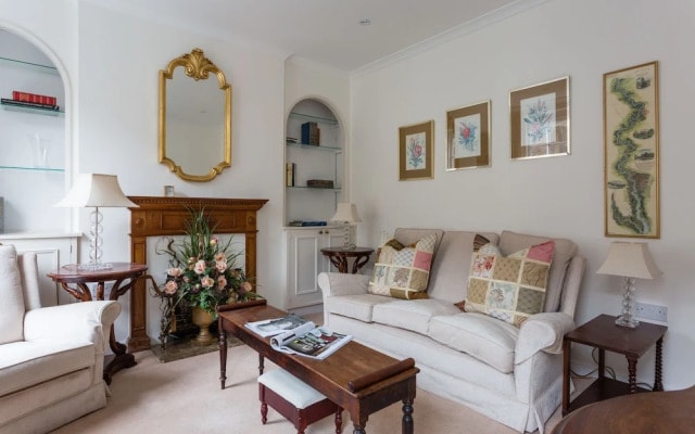 Traditional 2BR Flat in Marylebone