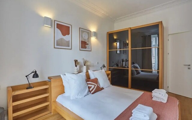 Superb Apartment Center of Paris-montmartre