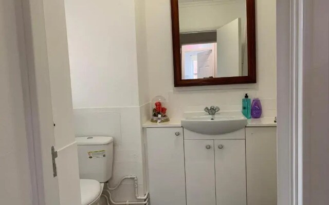 Spacious London Excel 3 bedrooms, Full Kitchen, Apartment