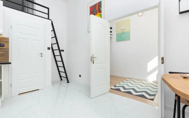 Apartments Aleje Jerozolimskie 85 by Renters
