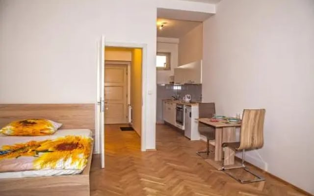 Beautiful Central Apartment Thámova