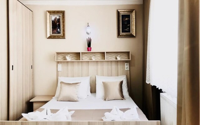 Carvan Hotel