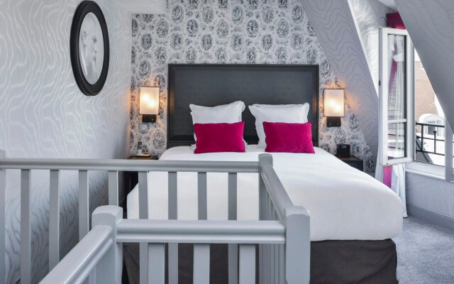 Maison Astor Paris, Curio Collection by Hilton