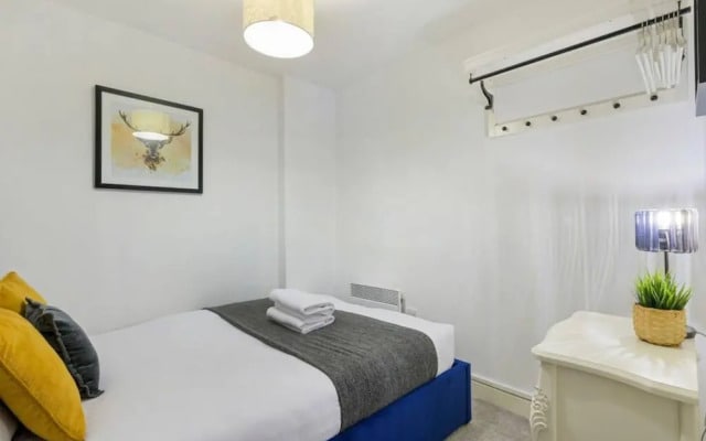 Host Apartments Henry s Hideaway